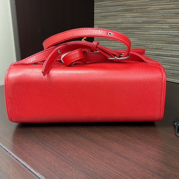 ❤️BEAUTIFUL ❤️Matt & Nat backpack/purse! straps, dust bag included❤️ - Picture 8 of 8